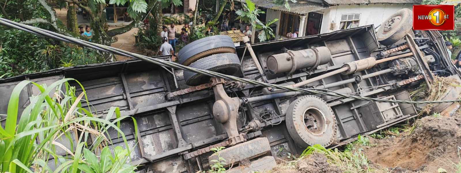 දෙහිඕවිට, තැඹිලියානේ බස් රථ අනතුරකින් 42 කට තුවාල